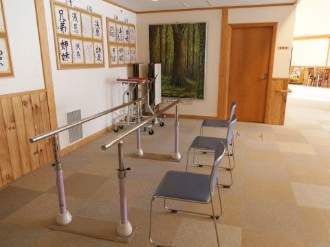 「フェリスヴィラ東茨戸」機能訓練室。リハビリ活動に熱心な入居者様は、多数いらっしゃいます。
