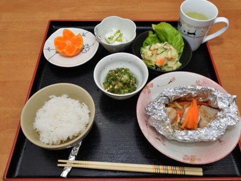 「サービス付き高齢者向け住宅 プレヴェール」お食事。栄養満点のお食事を、皆さんにご提供させていただきます。