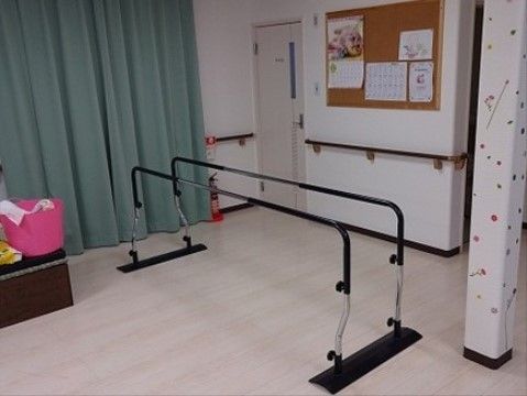 あじさいのもり徳島のリハビリ室。一人ひとりに合わせたリハビリプログラムを作成しておりますので、毎日続けていただけます。