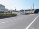 道路と建物のある晴れた風景