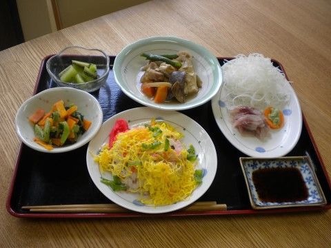 サービス付き高齢者向け住宅 心暖の食事。栄養バランスの整ったおいしいお食事を毎日出来たてでご提供しております。