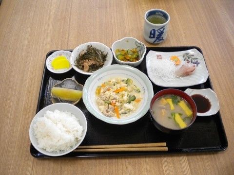 サービス付き高齢者向け住宅 心暖の食事。季節やイベントに沿ったお料理・おやつをご提供しております。四季を楽しみながらお食事いただけます。