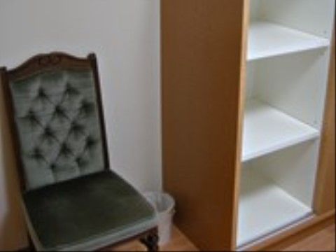 「スマイルホーム豊栄」のクローゼット。収納スペースが予め設置済みになっている。