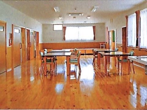 居室前の開けたスペースに設けられている共有スペース