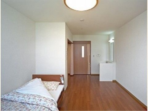 ケアホーム ディア・レスト福山の居室。居室を完全個室制とておておりますので、安心して日々をお送りいただけます。