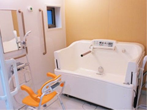 「はなのみち楽楽館」機械浴室