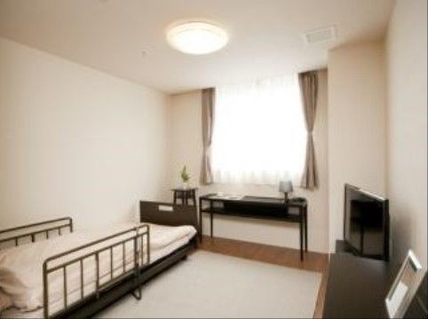 ホスピタルメント 福岡天神の居室。居室を完全個室制としておりますので、毎日を安心してお過ごしいただけます。