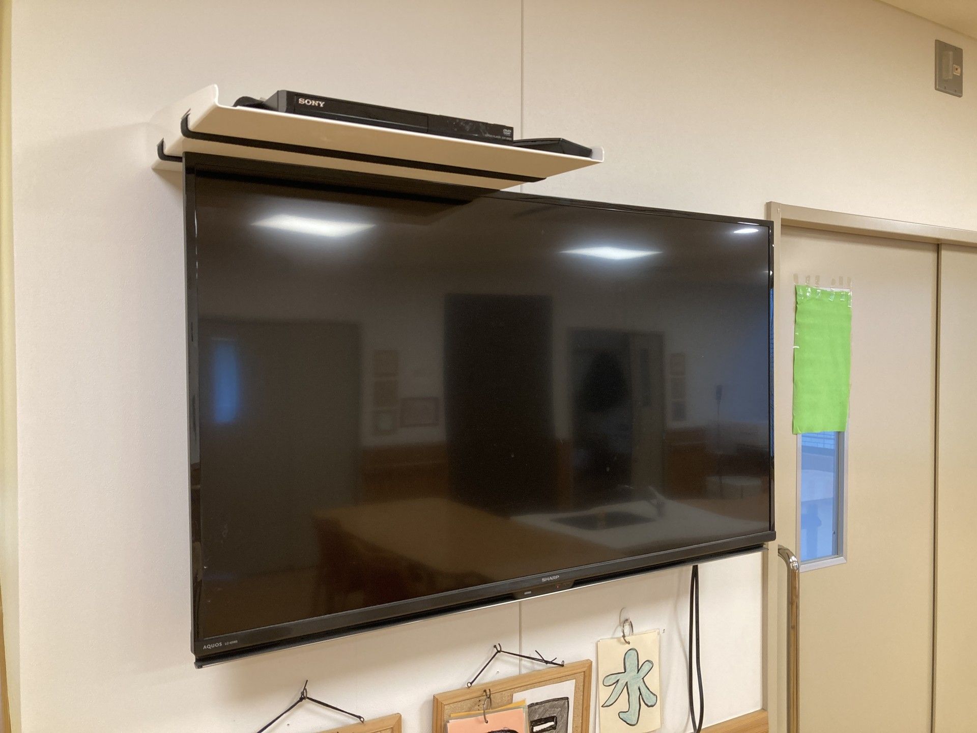 壁掛けテレビと装飾