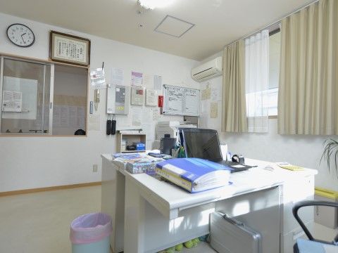 「プチスタイル若宮」のスタッフルーム。業務活動を行いやすく、環境を整えている。