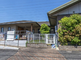 静かな住宅街にある施設外観