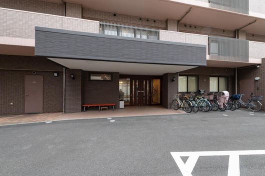 外観エントランス