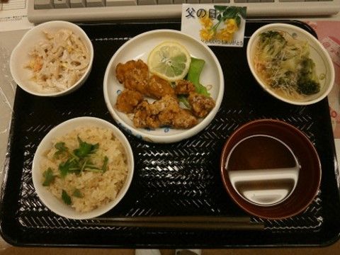 「ニチイケアセンター島田金谷」のお食事。スタミナたっぷりで、1日の活力源にも繋がる。