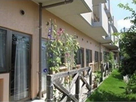 ペアウェル多摩川のバルコニー。お部屋から緑をのぞめる環境となっており、日々を楽しくお過ごしいただけます。