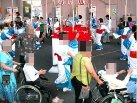 ハートランド舞子台の日常。定期的にスタッフと外出する外出イベントがございます。車いすでの方もご参加いただけます。