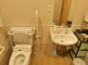バリアフリーのトイレ設備が整った部屋