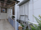 静かな住宅街にある施設外観