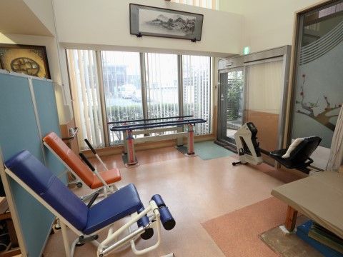 「サンベスト上福岡」のリハビリ室。お身体に合ったリハビリ方法で、健康な体を維持できる。