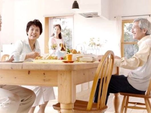 お食事風景（イメージ）