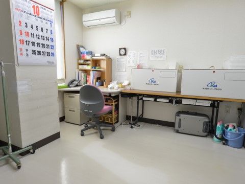 「らいふつくば花畑」の事務室。仕事をしやすい環境を施している。