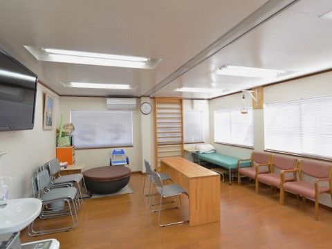 「らいふつくば花畑」のリハビリ室。硬くなった筋肉を柔らかくする。