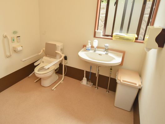 広々としたトイレ