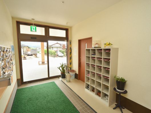 明るくアットホーム的な玄関口