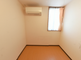 介護施設の空の部屋の内観