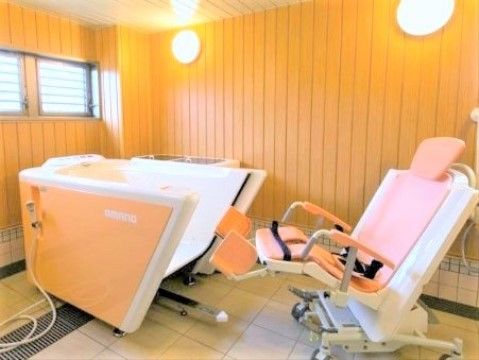 ハートライフ押切の機械浴室。充実した浴室環境を揃えておりますので、ご負担の少ない、快適なご入浴をしていただけます。