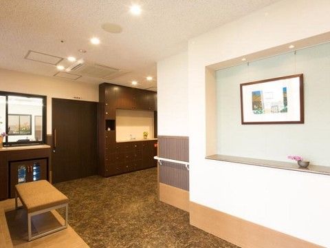ハートライフ押切のエントランス。スタッフが常時こちらに常駐しておりますので、お困りの際はこちらにてご相談いただけます。