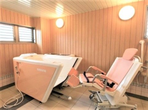 ハートライフ高柳の機械浴室。充実した浴室環境を揃えておりますので、ご負担の少ない快適なご入浴をしていただけます。