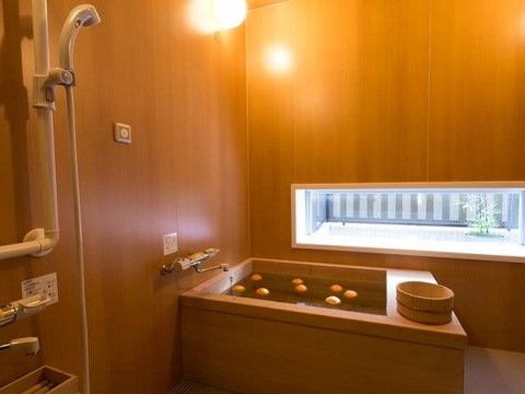 ハートライフ千代田の浴室。プライバシーを守りながらご自宅のようにゆっくりとご入浴をしていただけます。