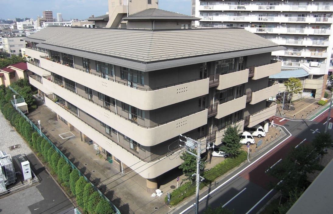 多階層の建物外観