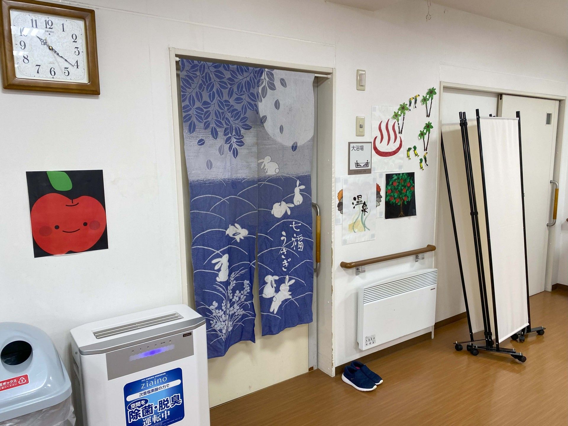 和風の装飾が施された廊下