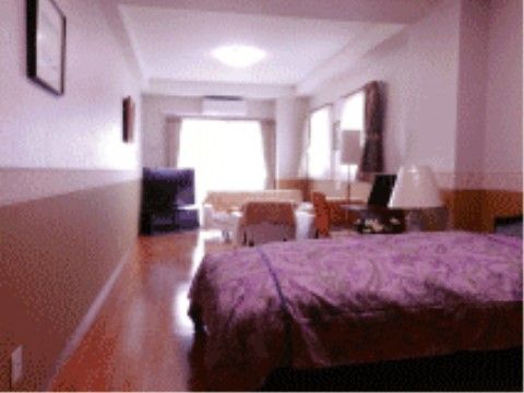 有料老人ホーム 緑の風の居室。居室は全て完全個室制としておりますので、日々をご自宅のようにお過ごしいただけます。