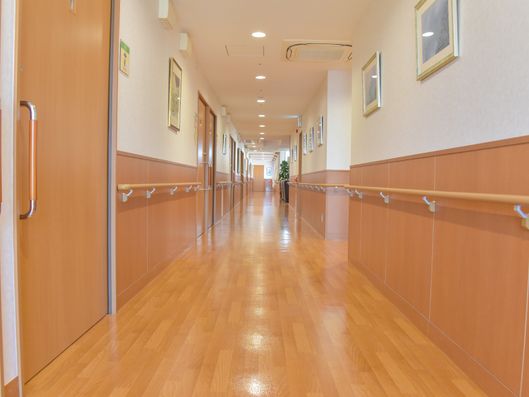 施設内廊下