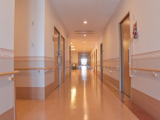 施設内廊下
