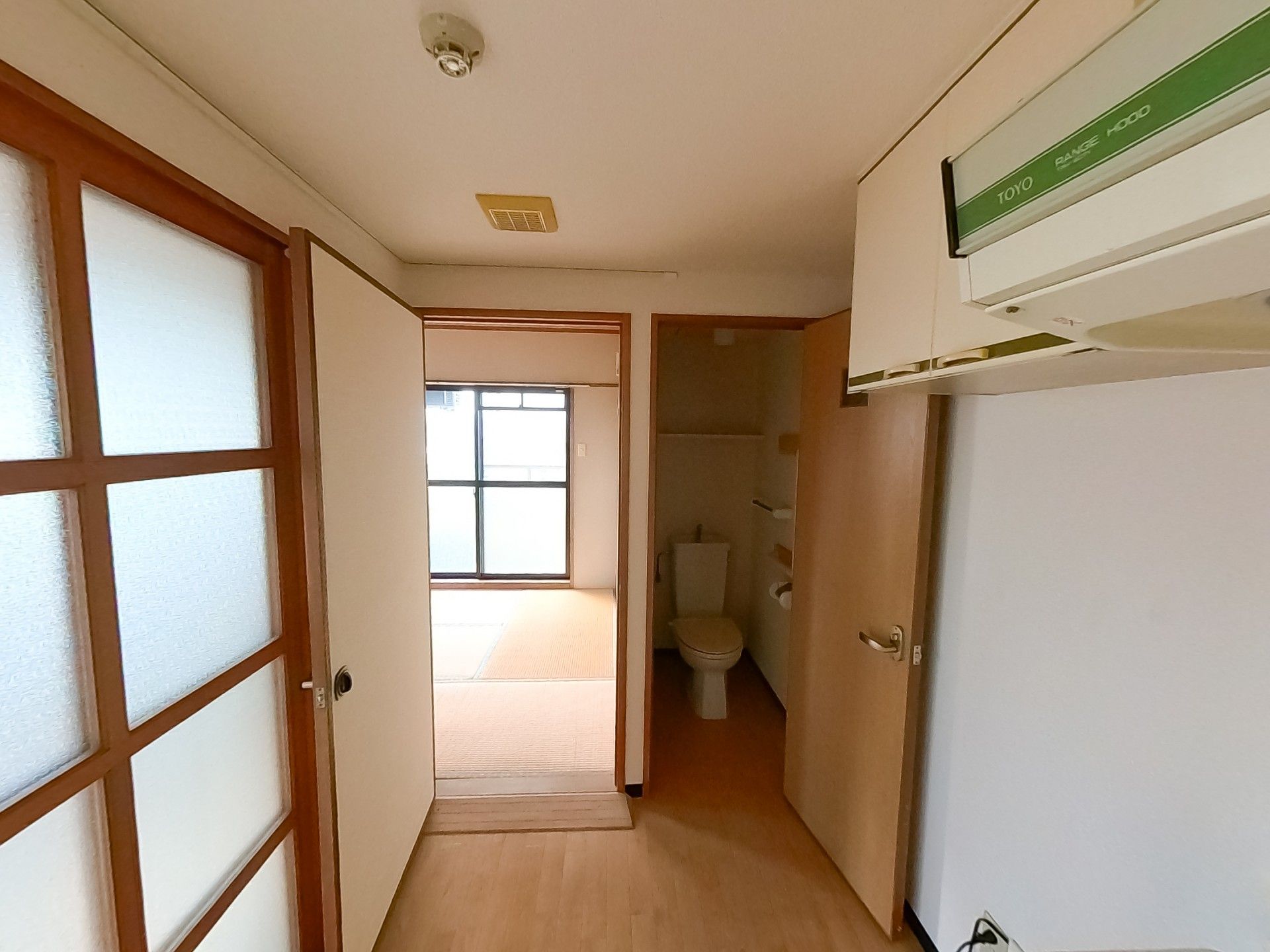 和室とトイレのある部屋