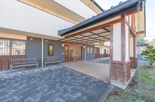 外観エントランス