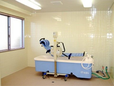 ベストライフ大宮北の機械浴室。座ったまま入浴できる浴室。