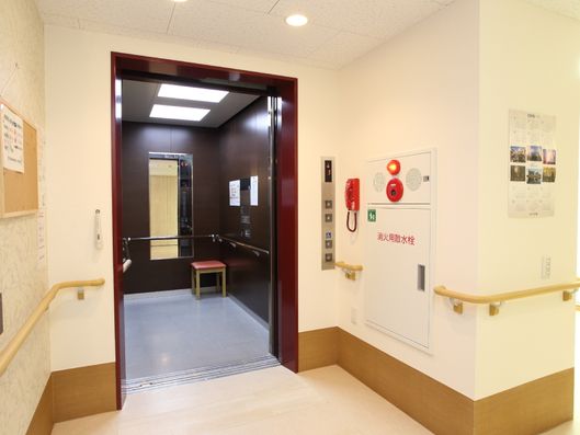 エレベーター2