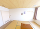 明るく快適な居室の様子