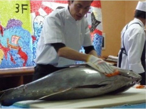 料理をしている様子