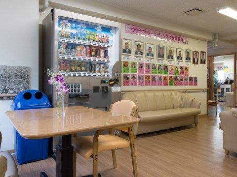 「さわやかはーとらいふ西京極」の共用スペース。ご入居者様同士の憩いの場として利用されている。