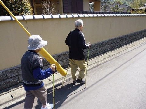 「住宅型有料老人ホームさわやか立花弐番館」日常。お散歩を兼ねた機能回復訓練。