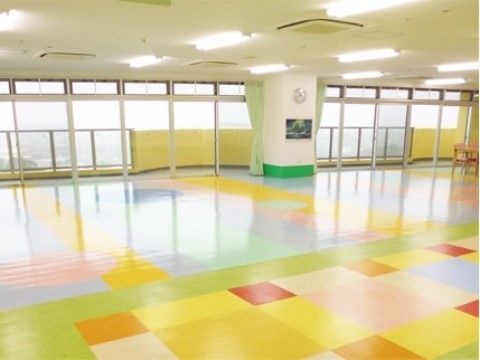 「住宅型有料老人ホームさわやか立花弐番館」ホール。イベントやレクリエーションはこちらで。