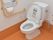 トイレは、手すりや呼び出しボタンが用意されており、安心して使用する事ができる。綺麗に掃除がされている。