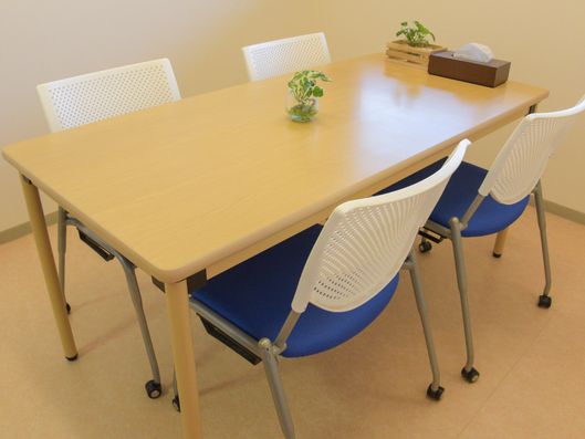 明るく落着きのある相談室