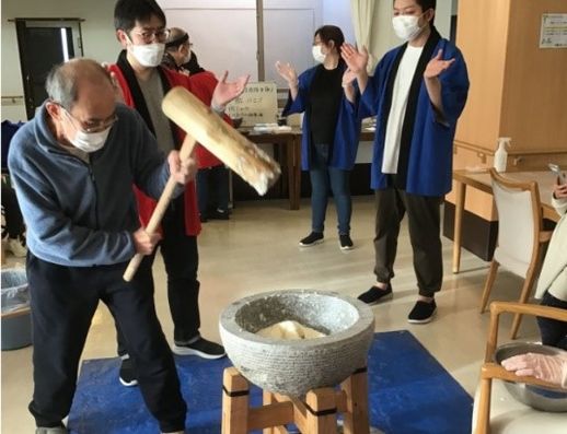 季節イベント（餅つき大会）