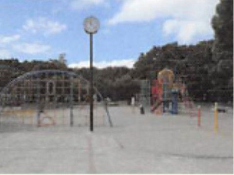 シルバーリビング吹田の周辺環境。沢山の方々が集まる公園が周辺にございます。日々多くの方々と接しながら日々をお送りいただけます。