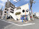 静かな住宅街の交差点